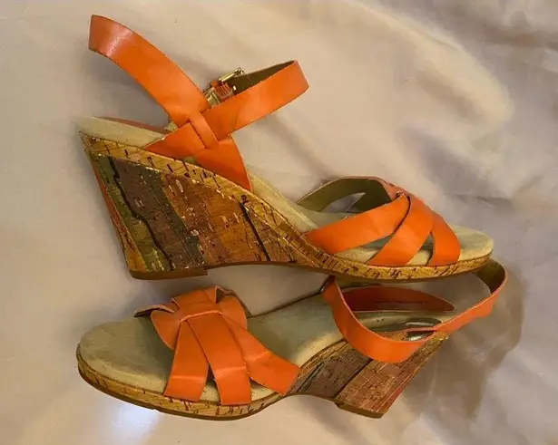 Bandolino  open toe cork wedge heel  Coral color Sandal size 9