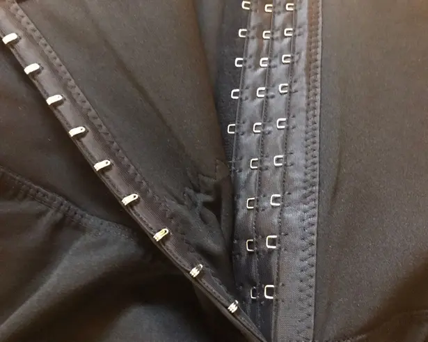 Black High Waist 4.5” Inseam Biker Short With Waist Trainer Size L Size L