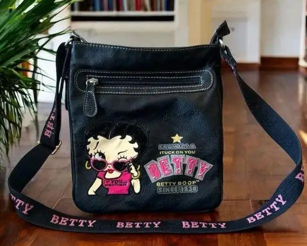Betty Boop Crossbody Bag - Black & Pink