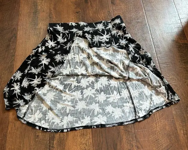 YESSICA black & white palm tree flounce skirt, size S