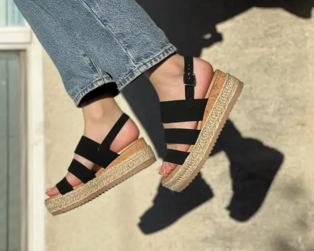 Soda Espadrille black platform sandal