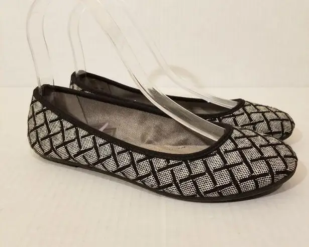 Life Stride  Soft System Black White Flats Check