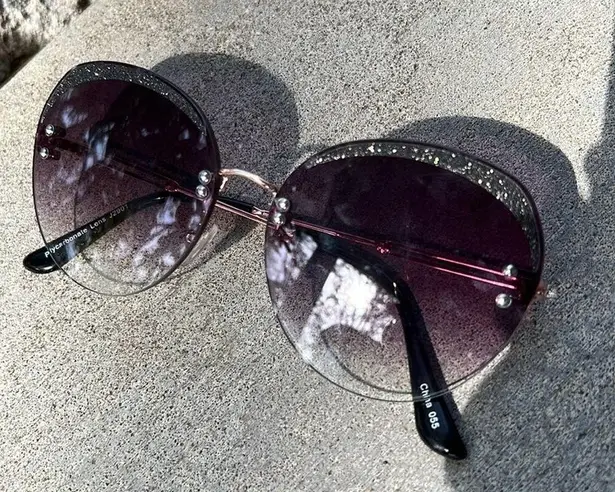 Large ROUND Frame Oversized Sunglasses Embellished with Glitter Trim