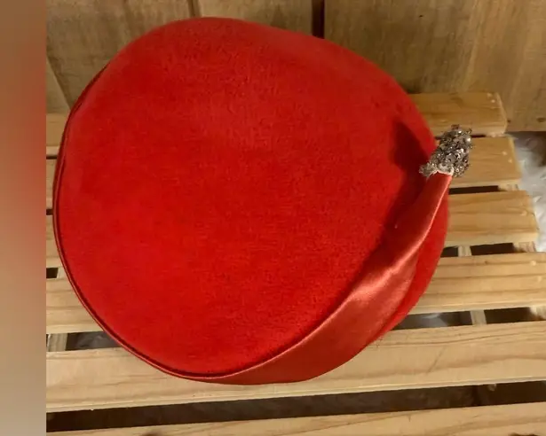 Vintage 1940’s Women’s Cloche Hat W/ Hat Pin Ribbon Jeweled End Classic Red Wool