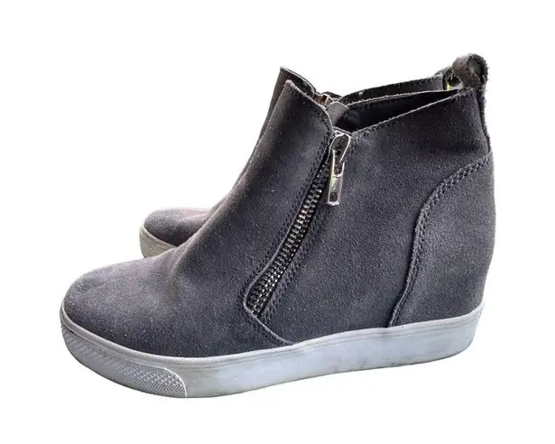 Steve Madden  Gray Suede Wedgie Platform Sneaker Boot Size 8