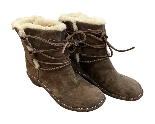 UGG  Caspia Boots Women's Size 6  Lace Up Brown Suede Sheepskin Lined - Image 1
