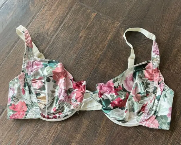 Fruit of the Loom vintage  lingerie bra