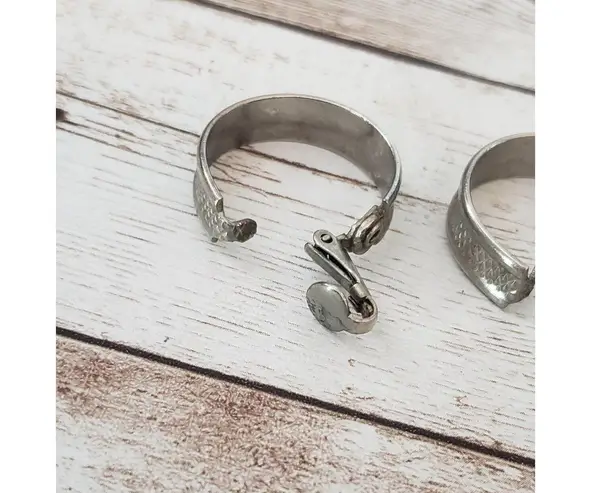 Vintage Clip On Earrings