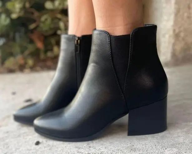 Black Ankle Chunky Heel Bootie Size 10
