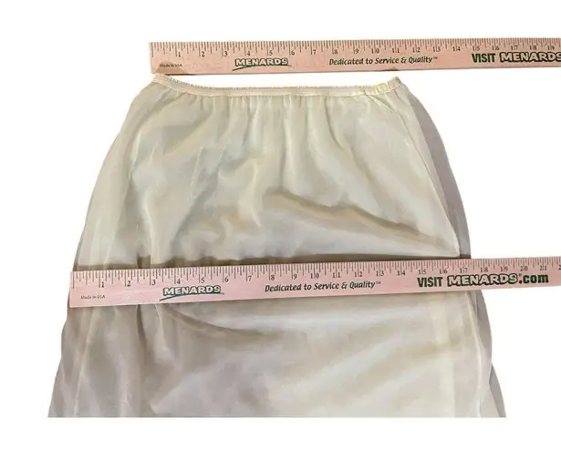 Vassarette Vintage Hollywood Half Slip Womans S Med Used Chartreuse Yellow/Green