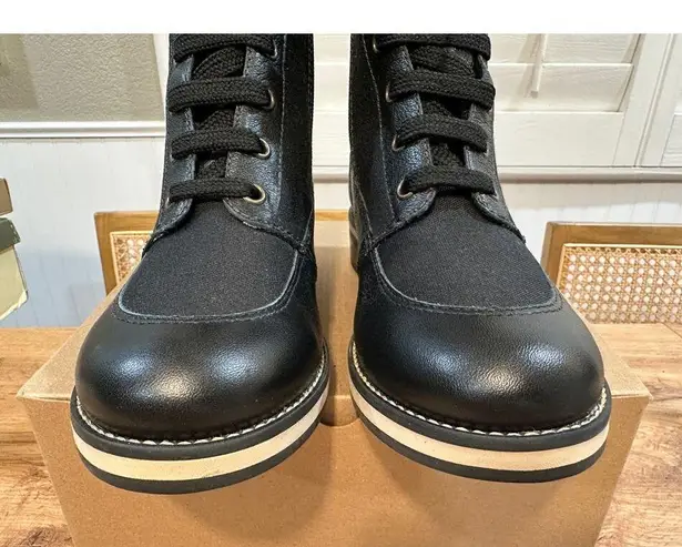 Walking Cradles Knox Ankle Boots Black Leather Size 7.5 NWOB Stylish Comfy