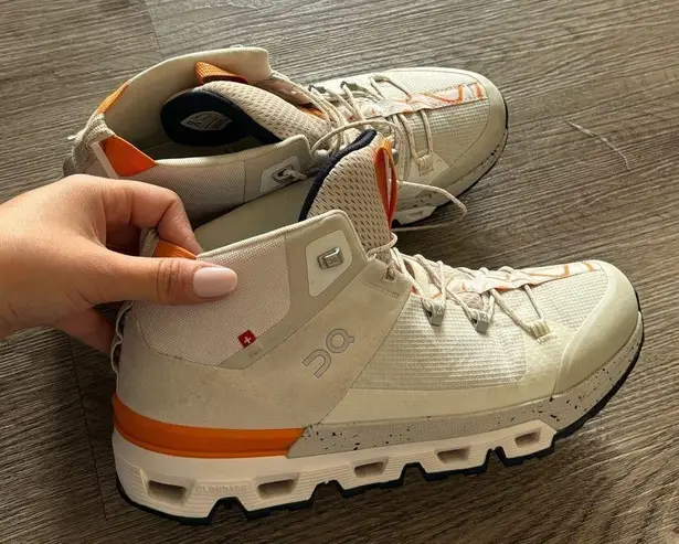 Women’s On Cloudtrax Hiking Shoes White Size 8.5