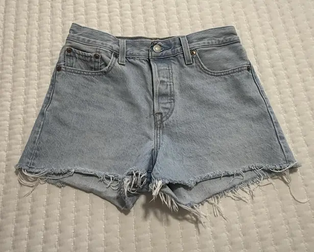 Levi’s Wedge Short Blue Denim High Rise Shorts 26 Waist Raw Hem Distressed
