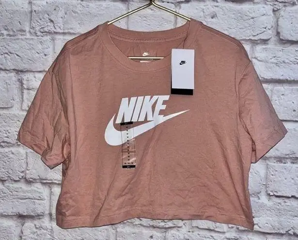 Nike  T-shirt Loose Fit NWT sz M