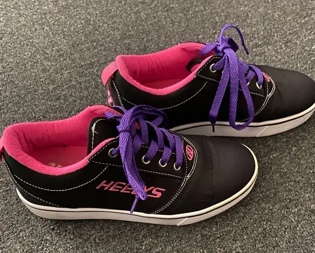 Heelys shoes size 7