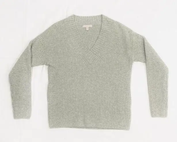 Chelsea28 NWOT Grey Oversized V-Neck Waffle Knit Sweater