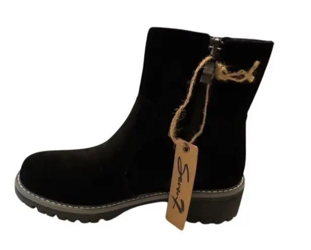 Seven7 Women's Black Ankle Bootie
Round Toe Zip Casual Heel Size 6