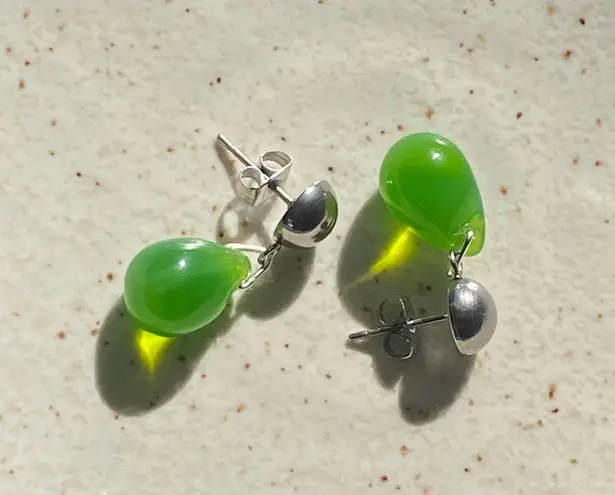 Handmade green opal teardrop Czech glass simple minimalist earrings💚