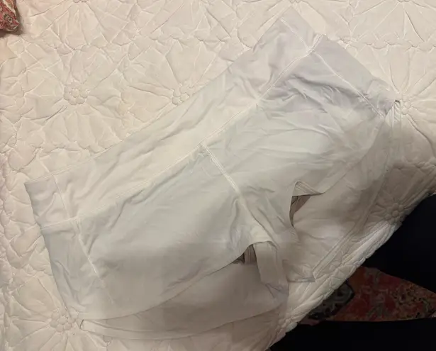 Lululemon  Speed Up Shorts 2.5" Low-Rise White - Image 1