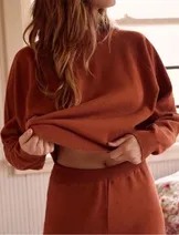 Sweaters & Knits image