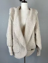 Sweaters & Knits image