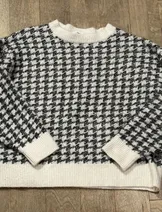 Sweaters & Knits image