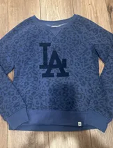 Sweaters & Knits image