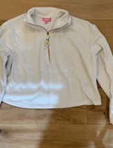 Sweaters & Knits image