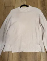 Sweaters & Knits image