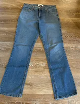 Jeans & Denim image