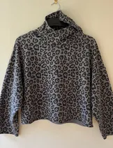 Sweaters & Knits image