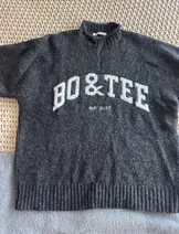 Sweaters & Knits image