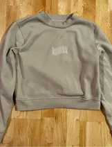 Sweaters & Knits image