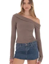 Sweaters & Knits image