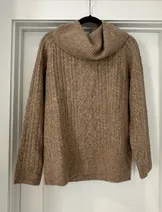 Sweaters & Knits image