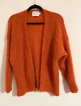 Sweaters & Knits image