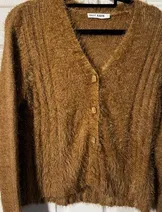 Sweaters & Knits image