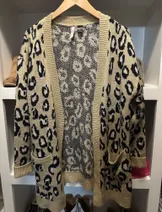 Sweaters & Knits image