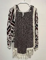 Sweaters & Knits image