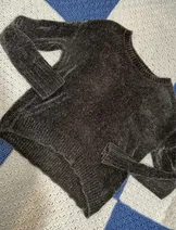 Sweaters & Knits image