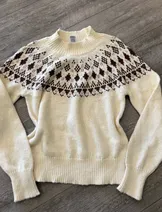 Sweaters & Knits image