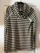 Sweaters & Knits image