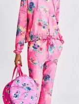 Sweaters & Knits image