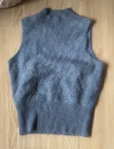 Sweaters & Knits image