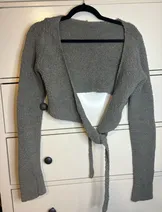 Sweaters & Knits image