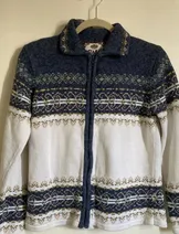 Sweaters & Knits image