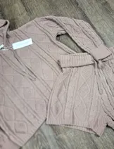 Sweaters & Knits image