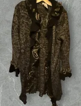 Sweaters & Knits image