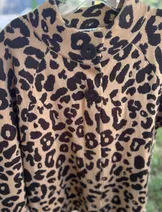 Sweaters & Knits image