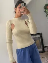 Sweaters & Knits image